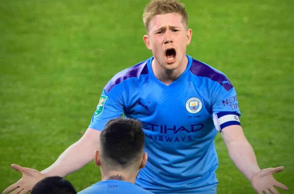 FIFA发布的世界杯赛程以美东时间计算，比北京时间慢12小时