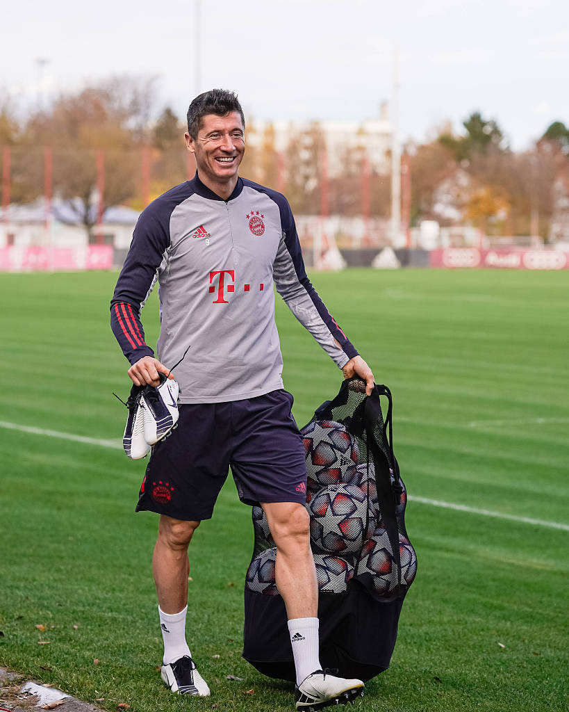 图拉姆：我们踢得很认真，我们是强大的团队，这对年轻人有益