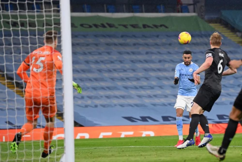 拜仁大胜巩固榜首