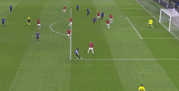 进球+造乌龙，麦克托米奈当选那不勒斯2-0卡拉巴赫全场最佳