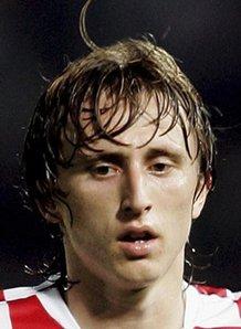 本赛季联盟共有11次35分+10助攻，东契奇一人独占4次